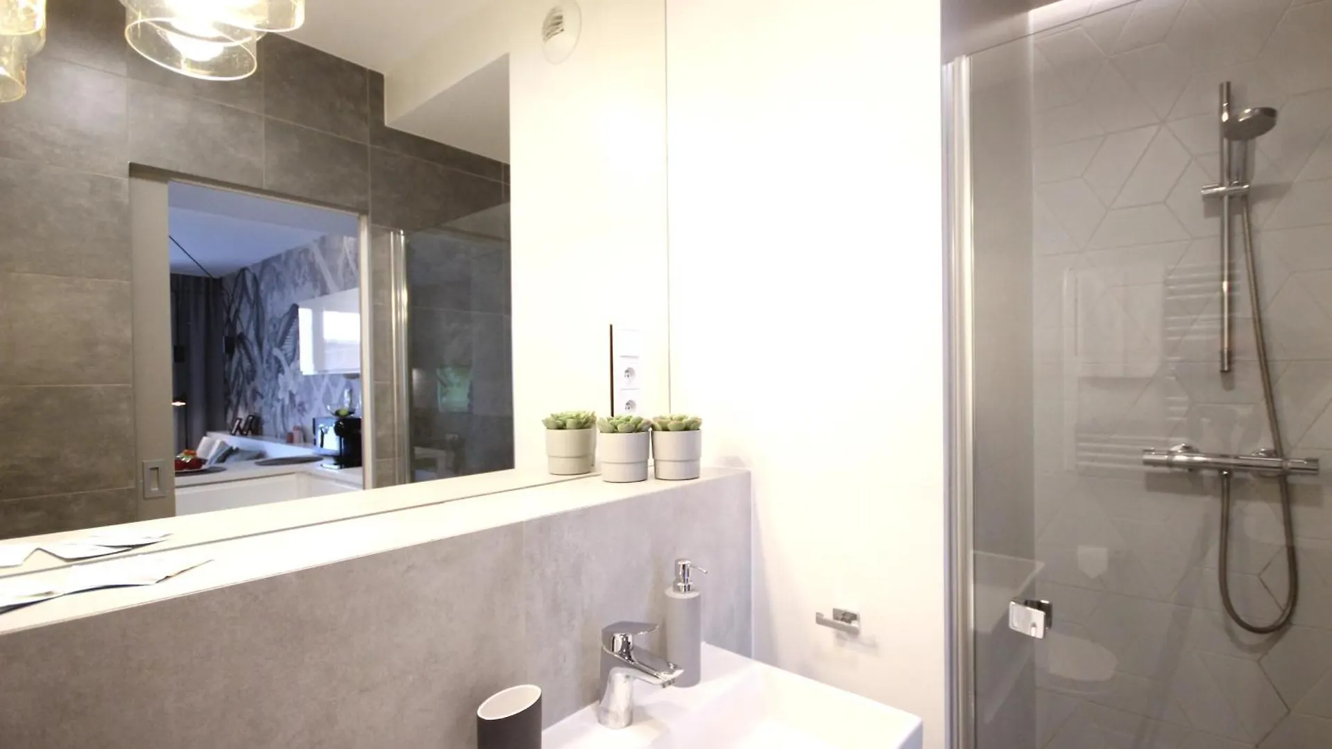 Apartamento Viva Green & Natur Apt Close To Vistula River - By Homelike Cracovia